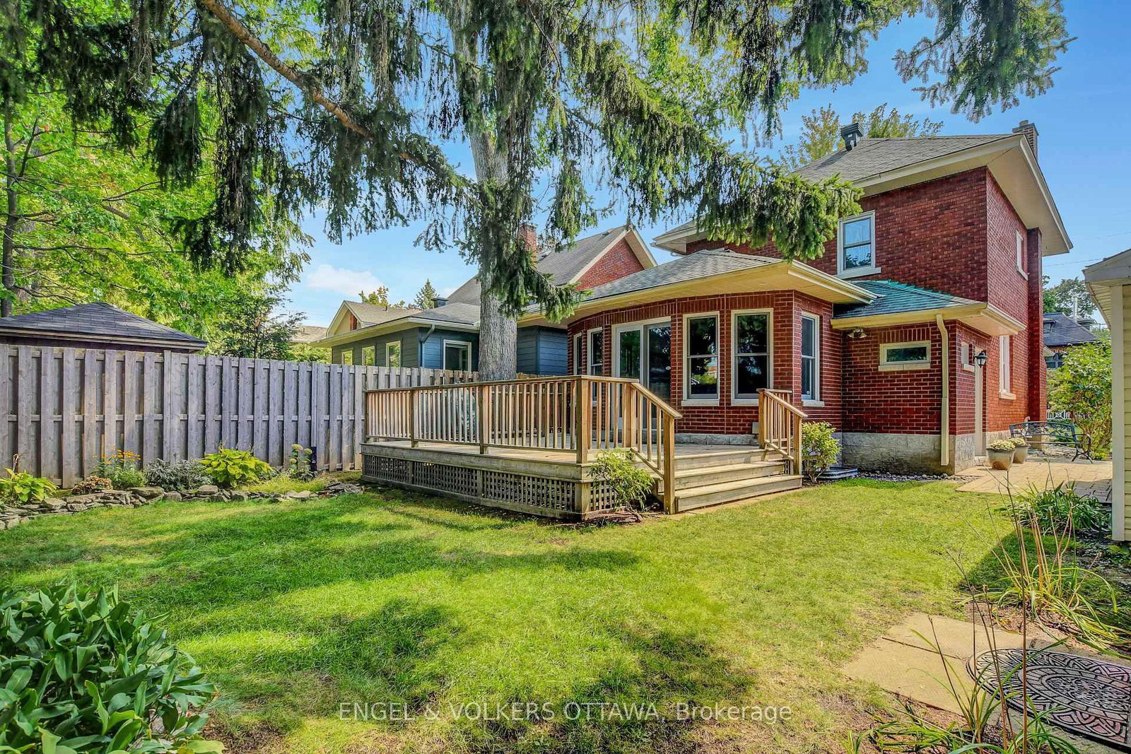 77 Helena Street - Photo 4