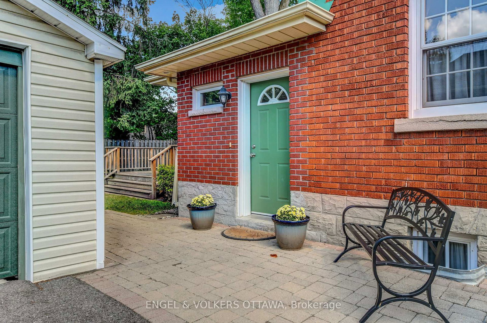 77 Helena Street - Photo 6