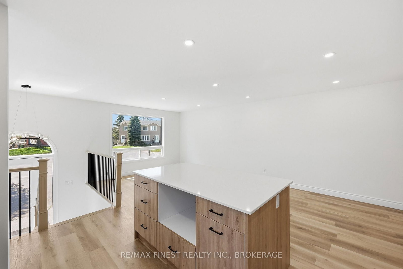 882 BEACONHILL Court • Kingston, ON photo 13