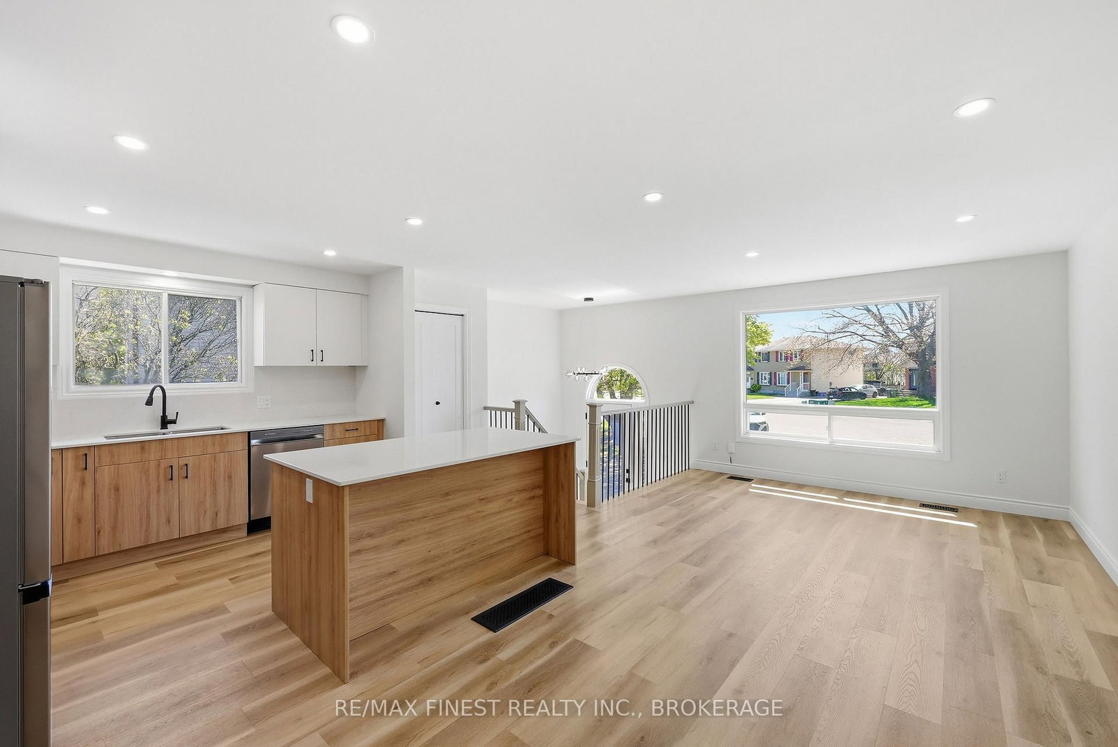 882 BEACONHILL Court • Kingston, ON photo 14