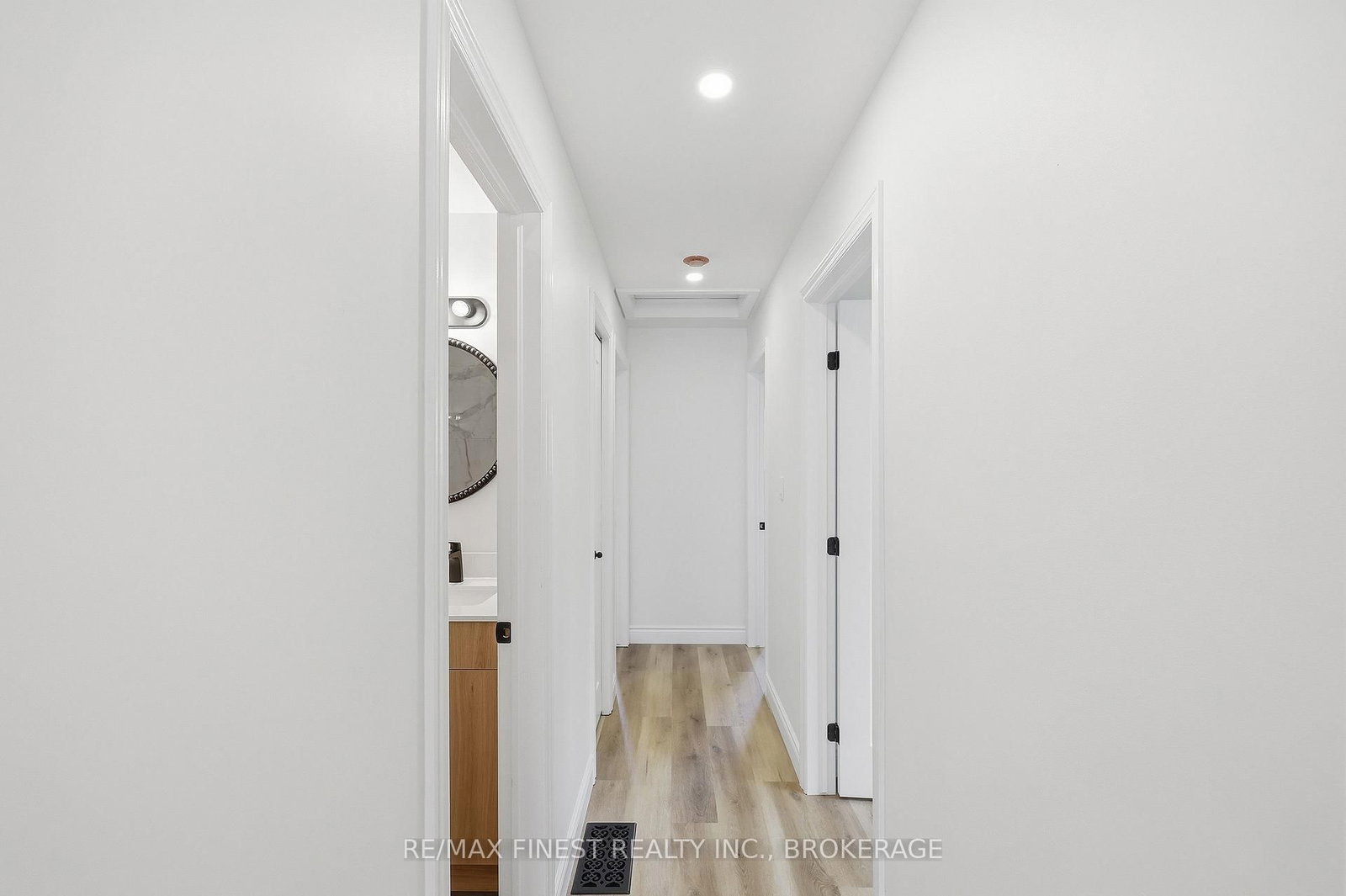 882 BEACONHILL Court • Kingston, ON photo 18