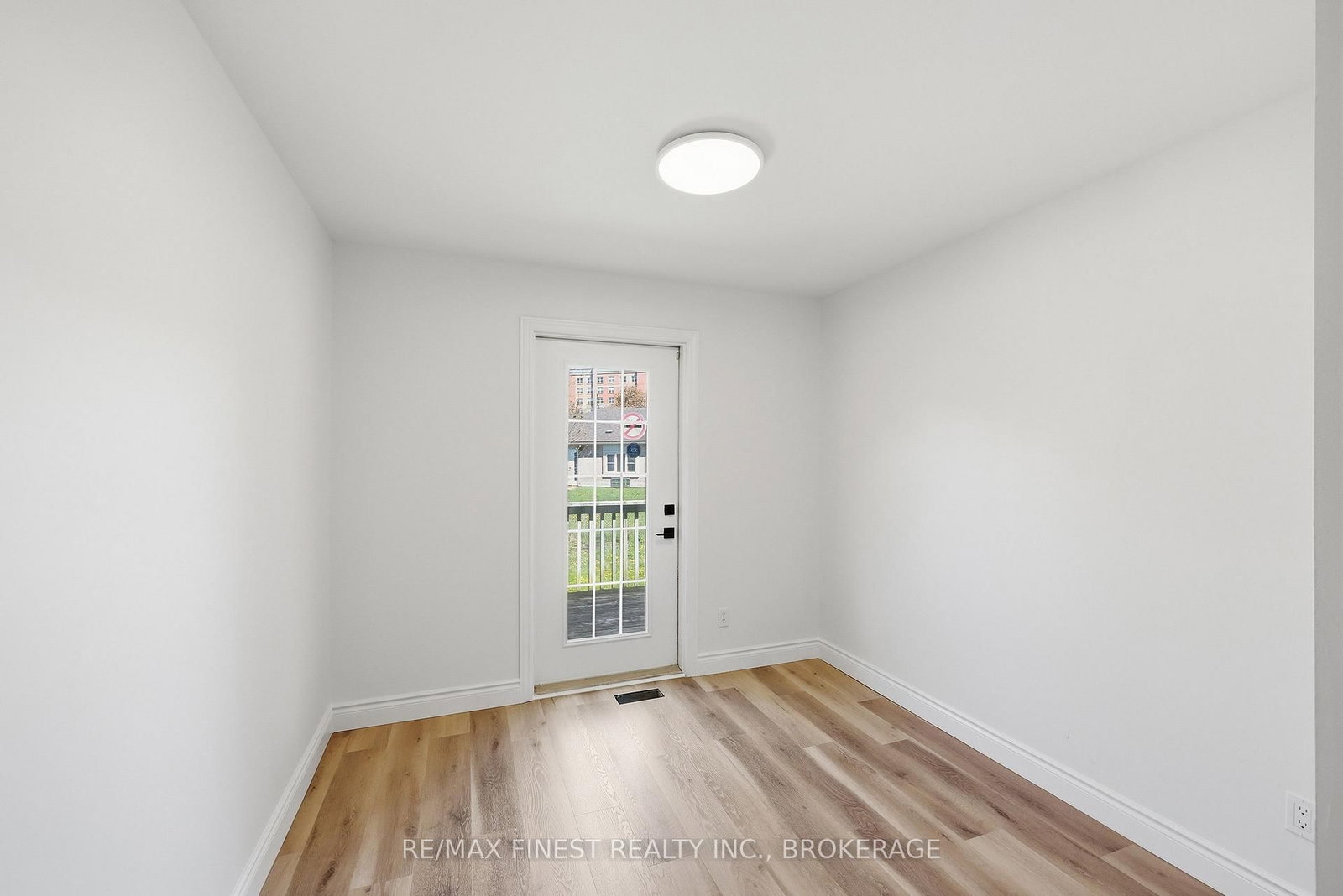 882 BEACONHILL Court • Kingston, ON photo 23