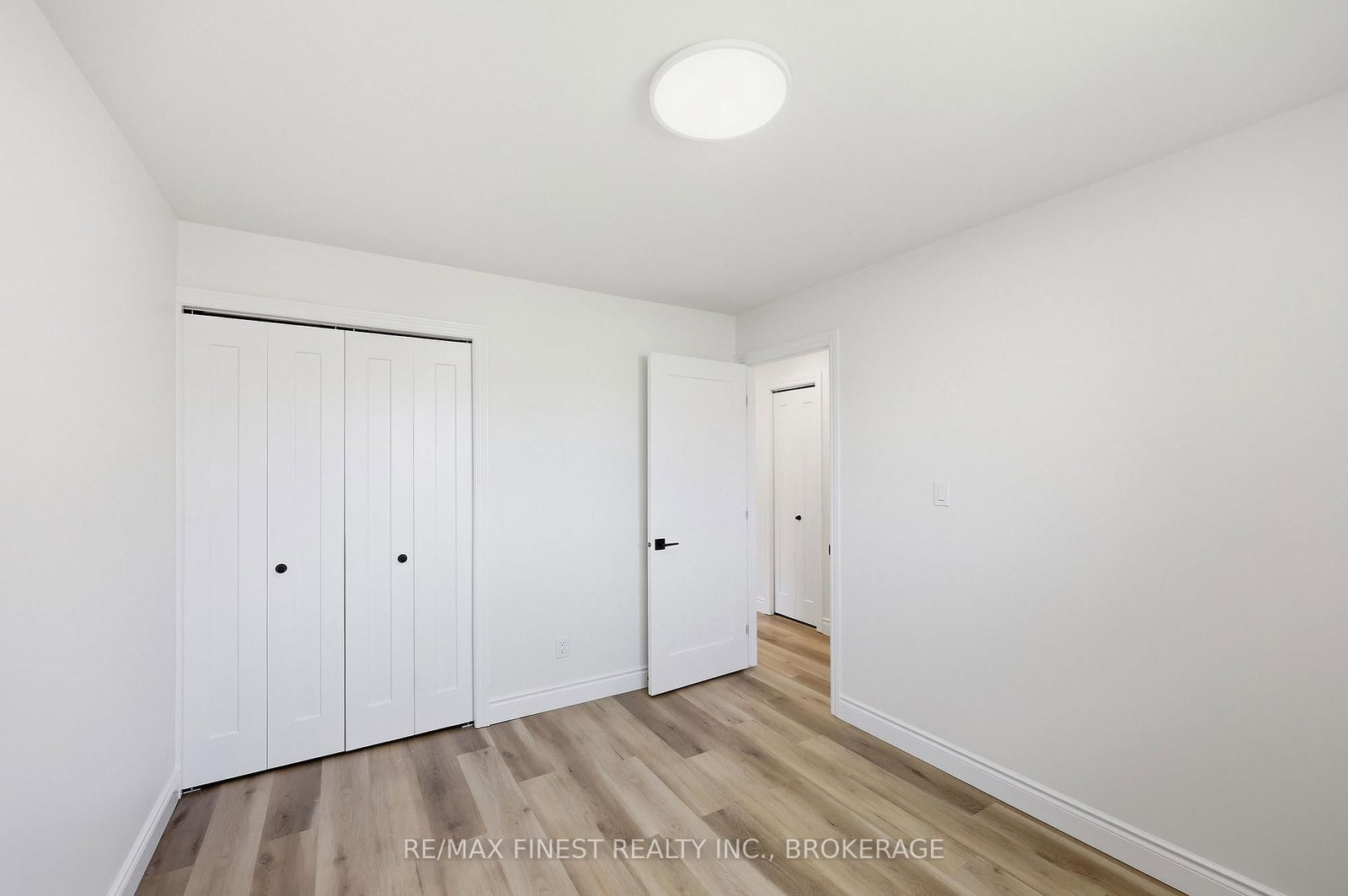882 BEACONHILL Court • Kingston, ON photo 26