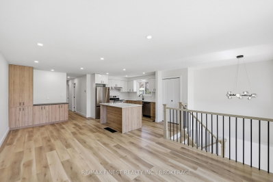 882 BEACONHILL Court • Kingston, ON photo 8