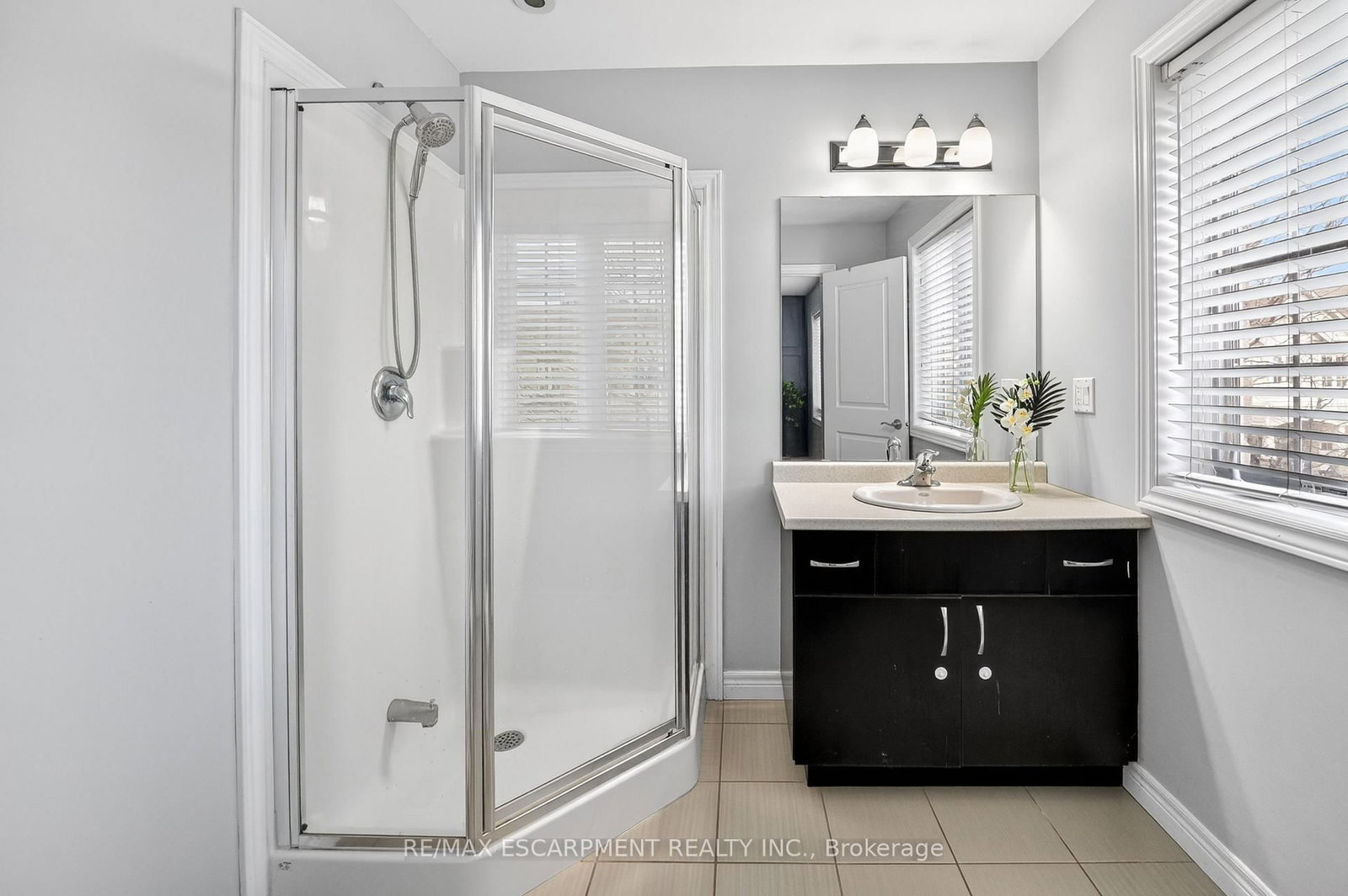 8 Lakelawn Road • #11 • Grimsby, ON photo 14