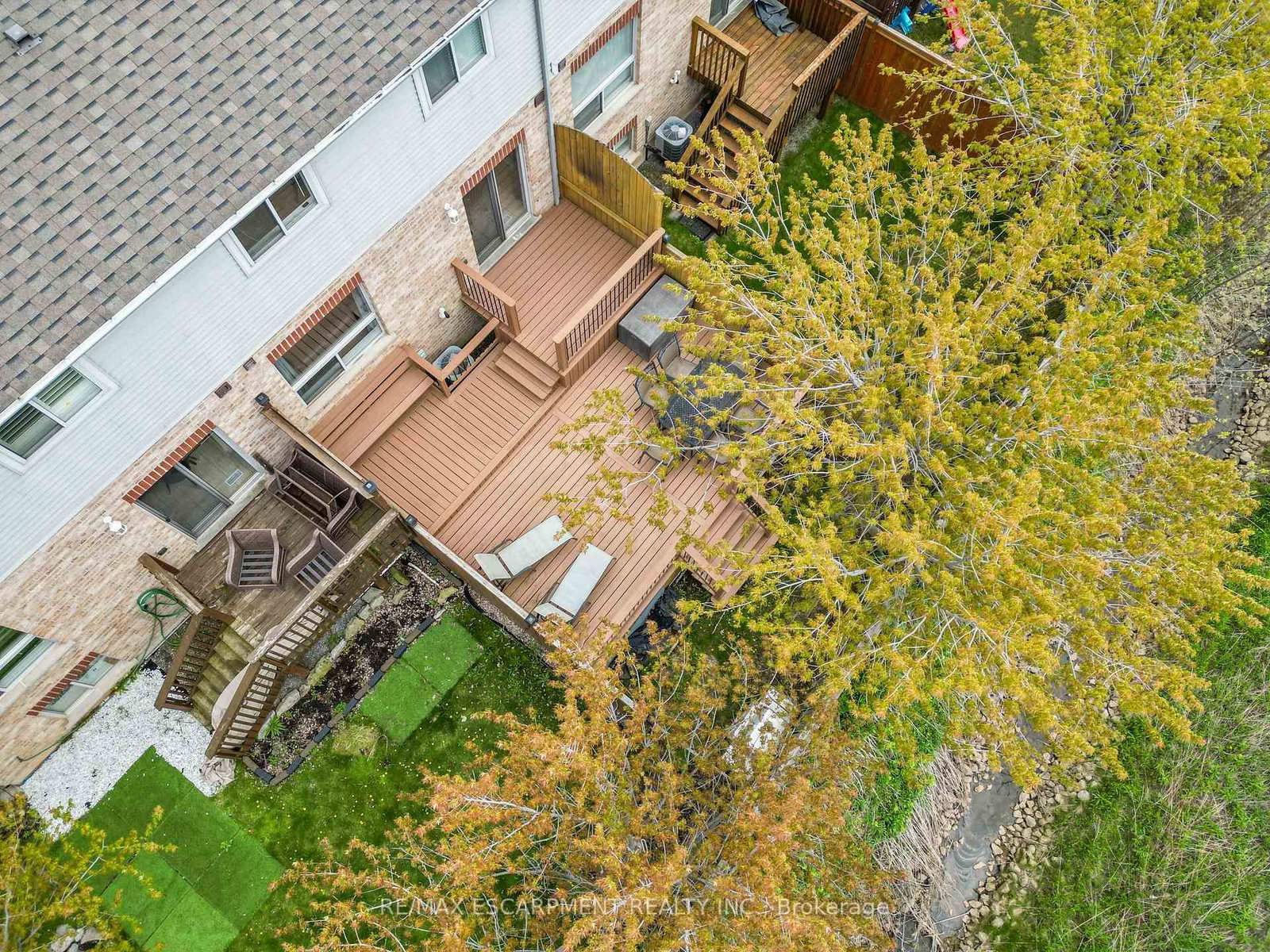 8 Lakelawn Road • #11 • Grimsby, ON photo 24
