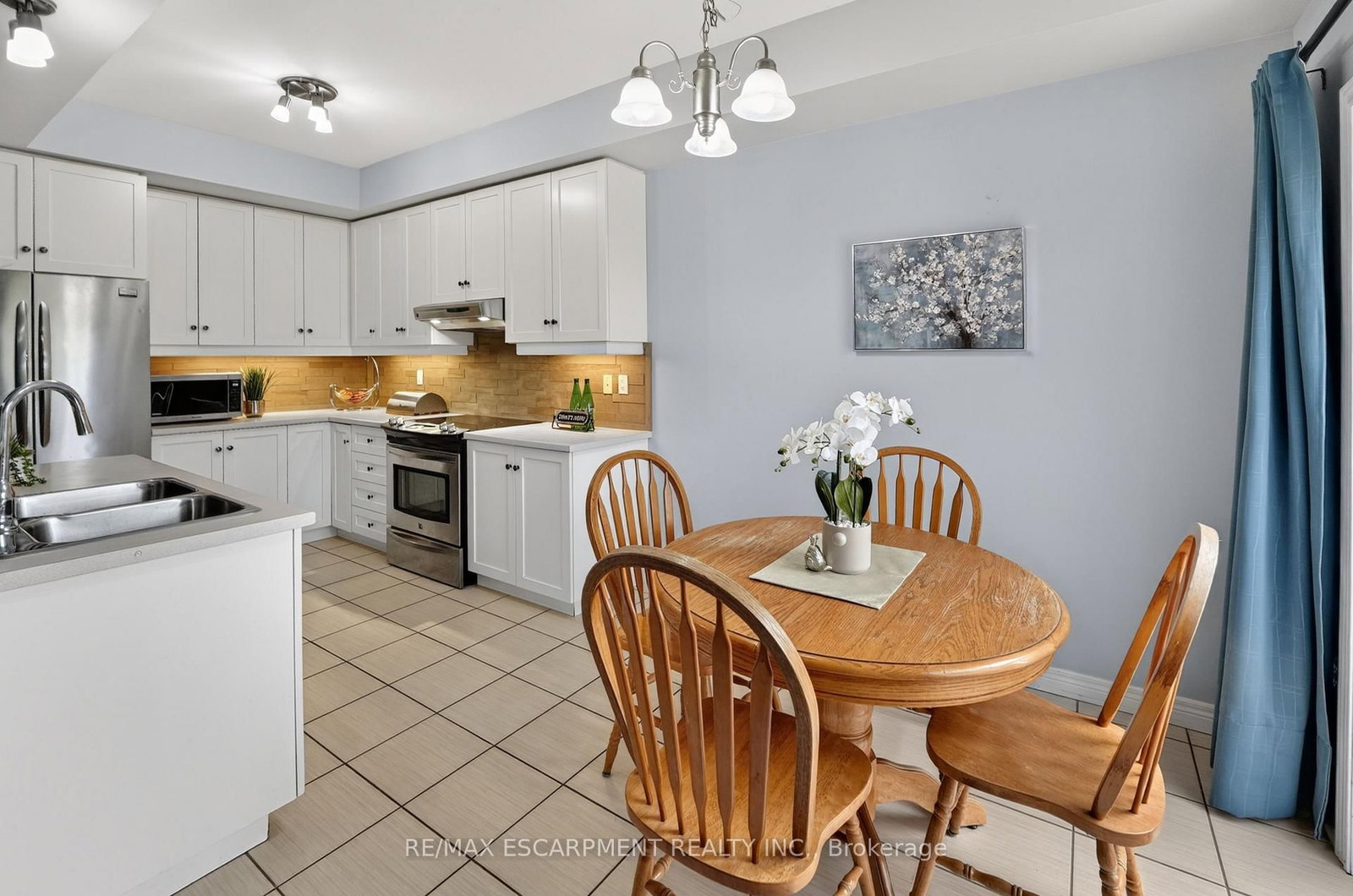 8 Lakelawn Road • #11 • Grimsby, ON photo 7