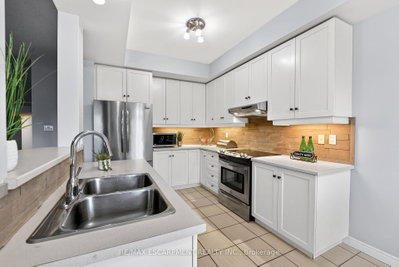 8 Lakelawn Road • #11 • Grimsby, ON photo 8