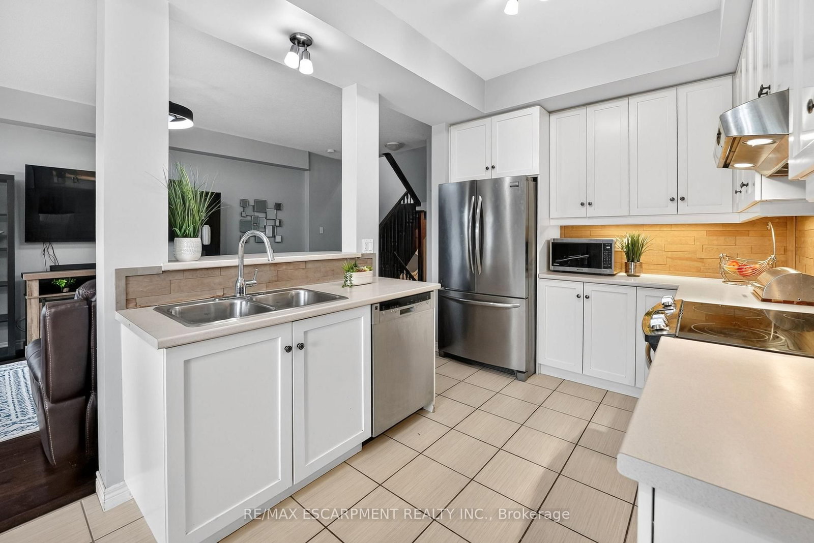 8 Lakelawn Road • #11 • Grimsby, ON photo 9