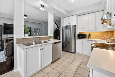 8 Lakelawn Road • #11 • Grimsby, ON photo 9