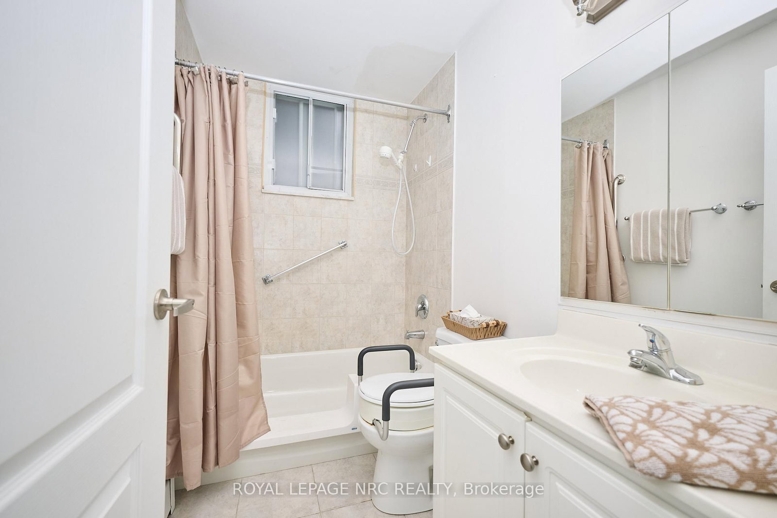 6390 Huggins Street, Unit 101 - Photo 14