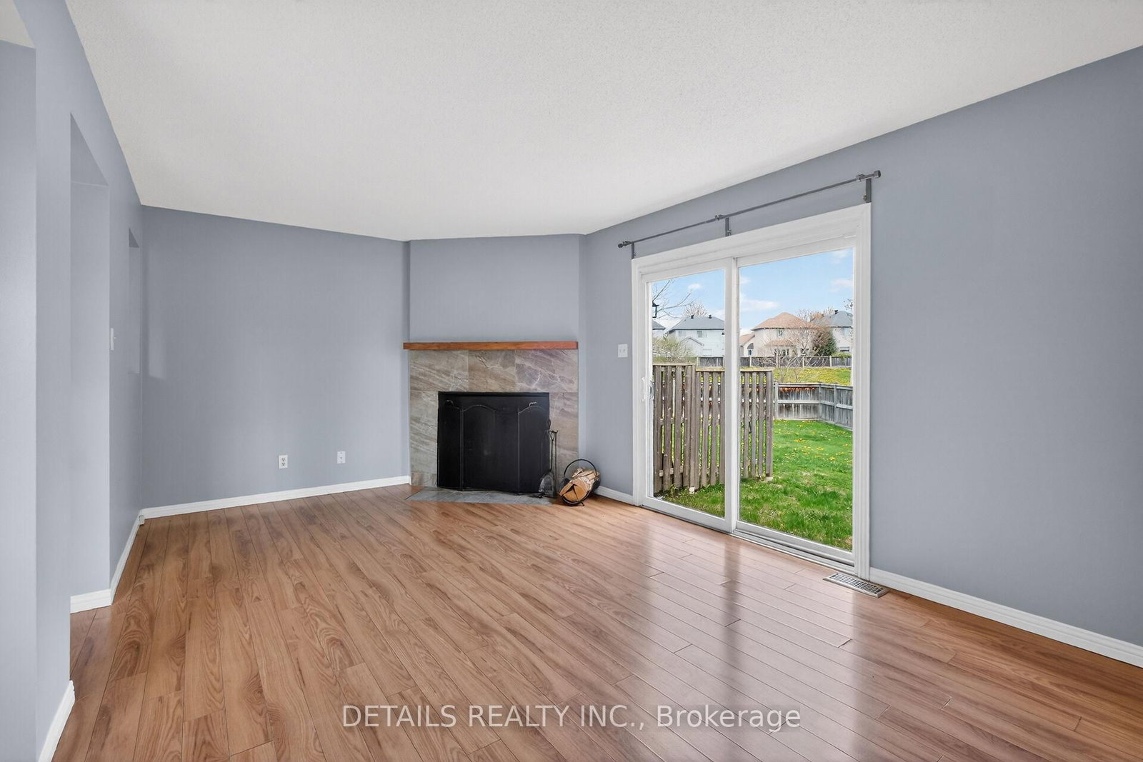 23 Clifford Private • #43 • Ottawa, ON photo 19