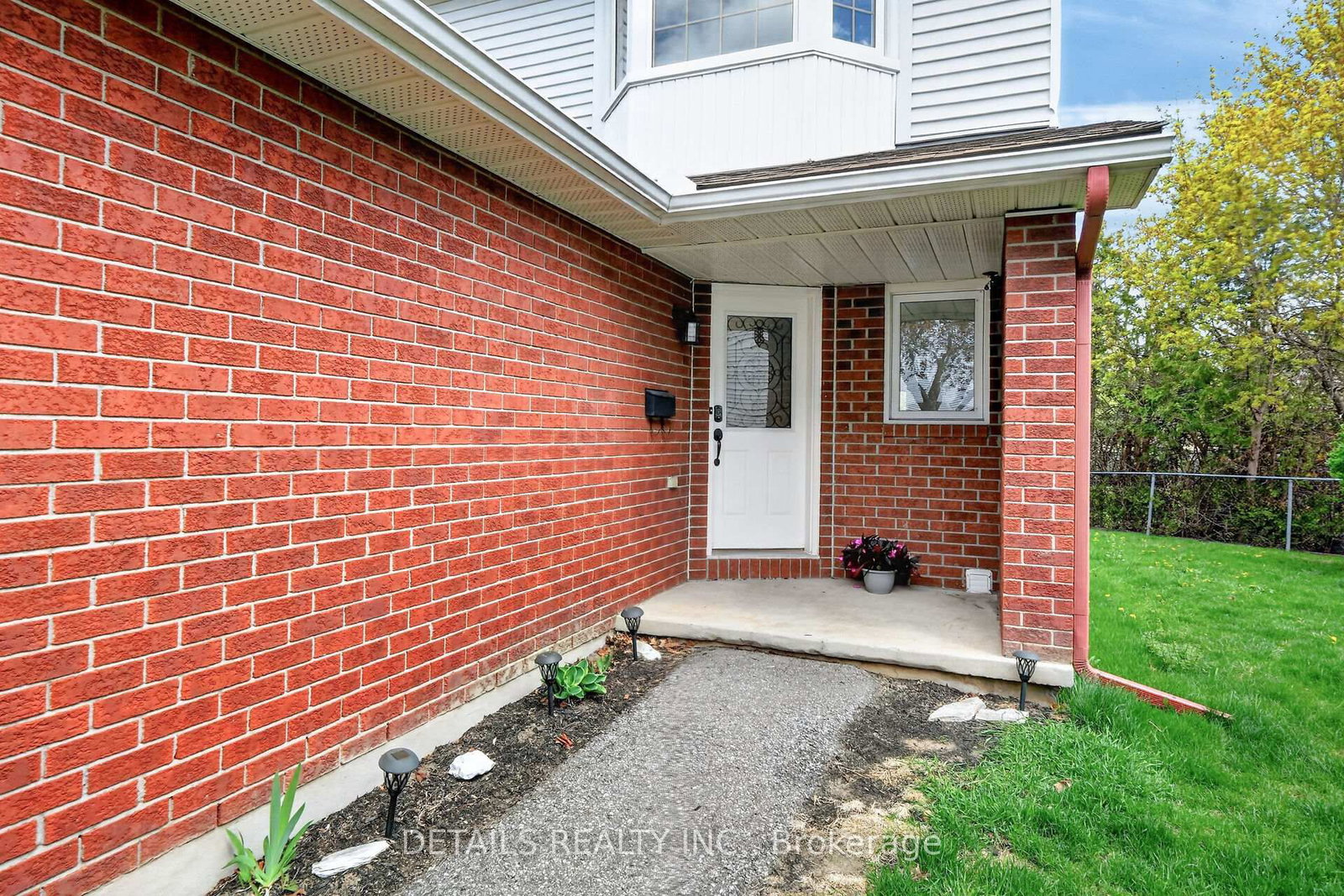23 Clifford Private • #43 • Ottawa, ON photo 3