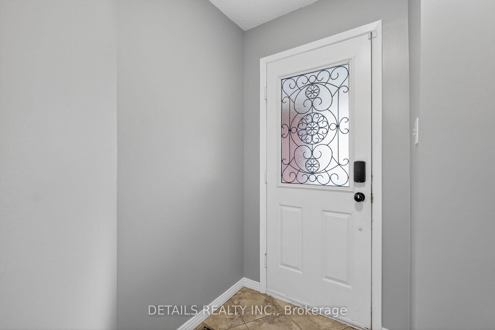 23 Clifford Private • #43 • Ottawa, ON photo 5