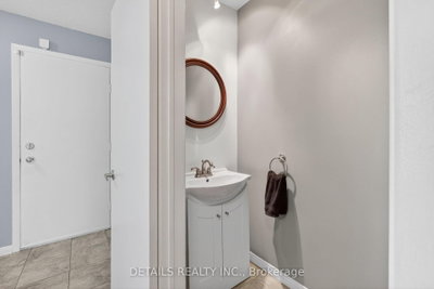23 Clifford Private • #43 • Ottawa, ON photo 9