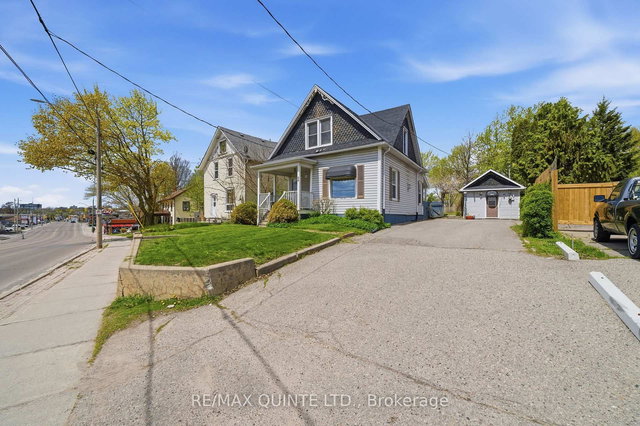 94 Dundas Street E