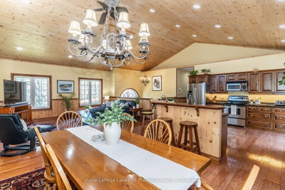 22 Duke Street • Muskoka Lakes, ON photo 8