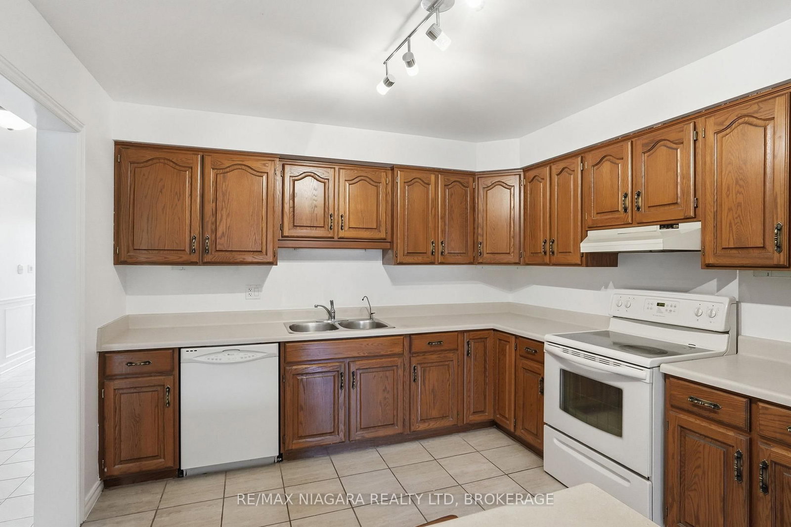 2720 Mewburn Road • #25 • Niagara Falls, ON photo 14