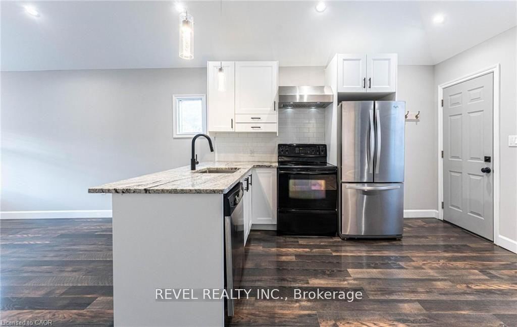 222 Kensington Avenue N • Hamilton, ON photo 12