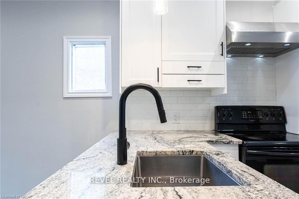 222 Kensington Avenue N • Hamilton, ON photo 14