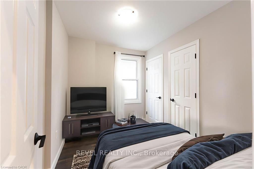 222 Kensington Avenue N • Hamilton, ON photo 21