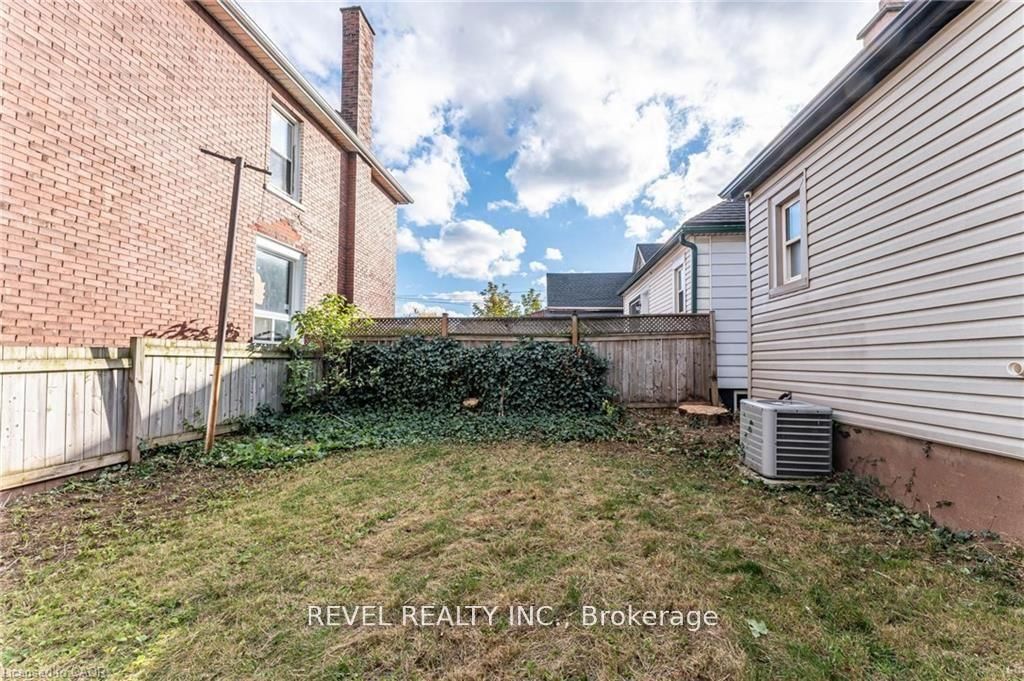 222 Kensington Avenue N • Hamilton, ON photo 33