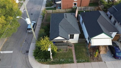 222 Kensington Avenue N • Hamilton, ON photo 5