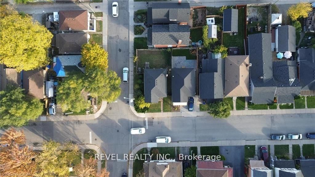 222 Kensington Avenue N • Hamilton, ON photo 6