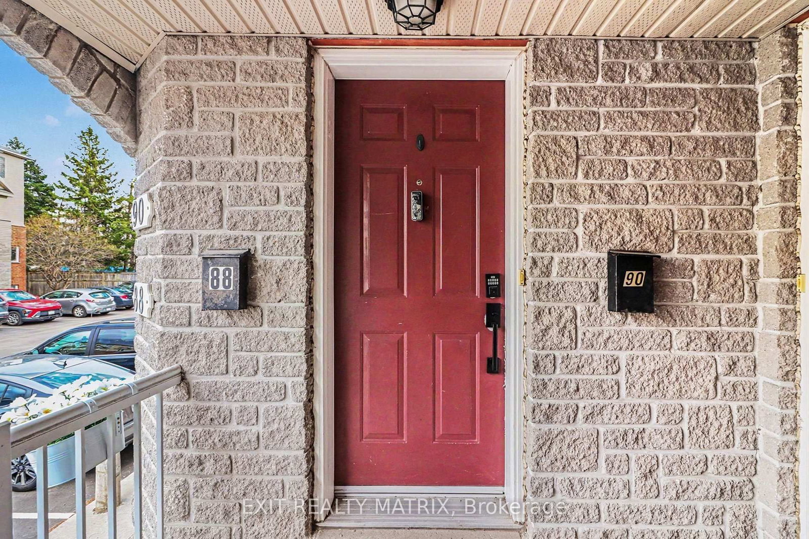 88 Strathaven Private, Unit 22 - Photo 3