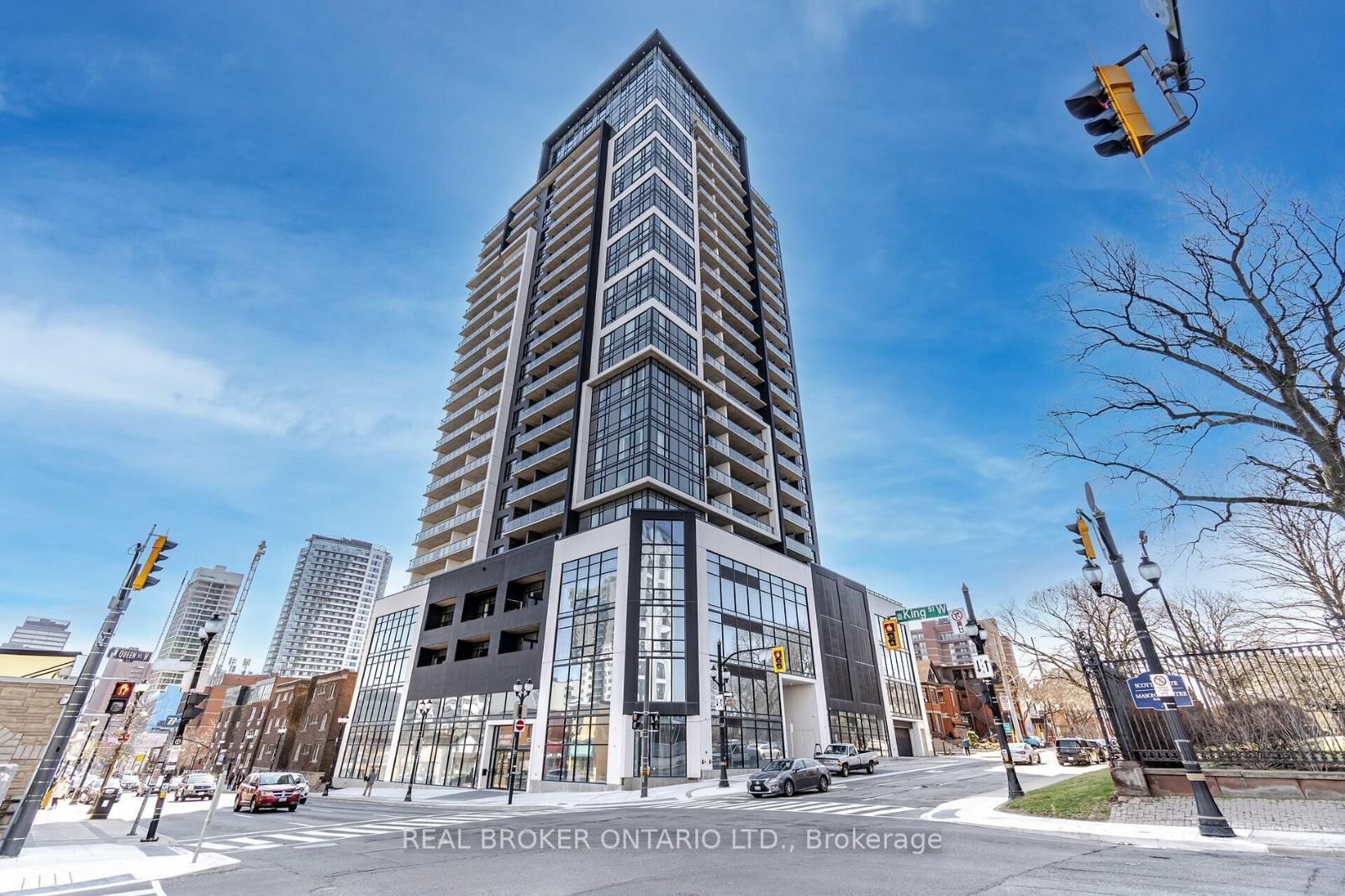 15 Queen Street S, Unit 906