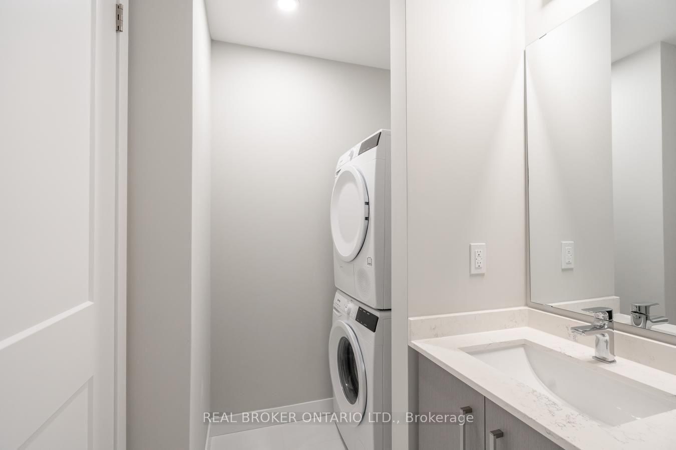15 Queen Street S, Unit 906 - Photo 11
