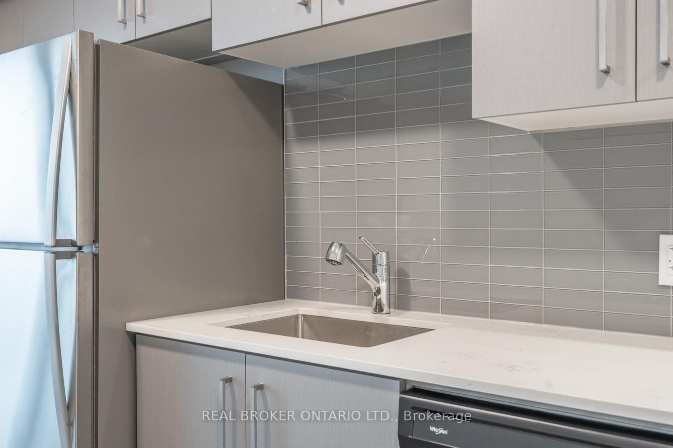 15 Queen Street S, Unit 906 - Photo 7