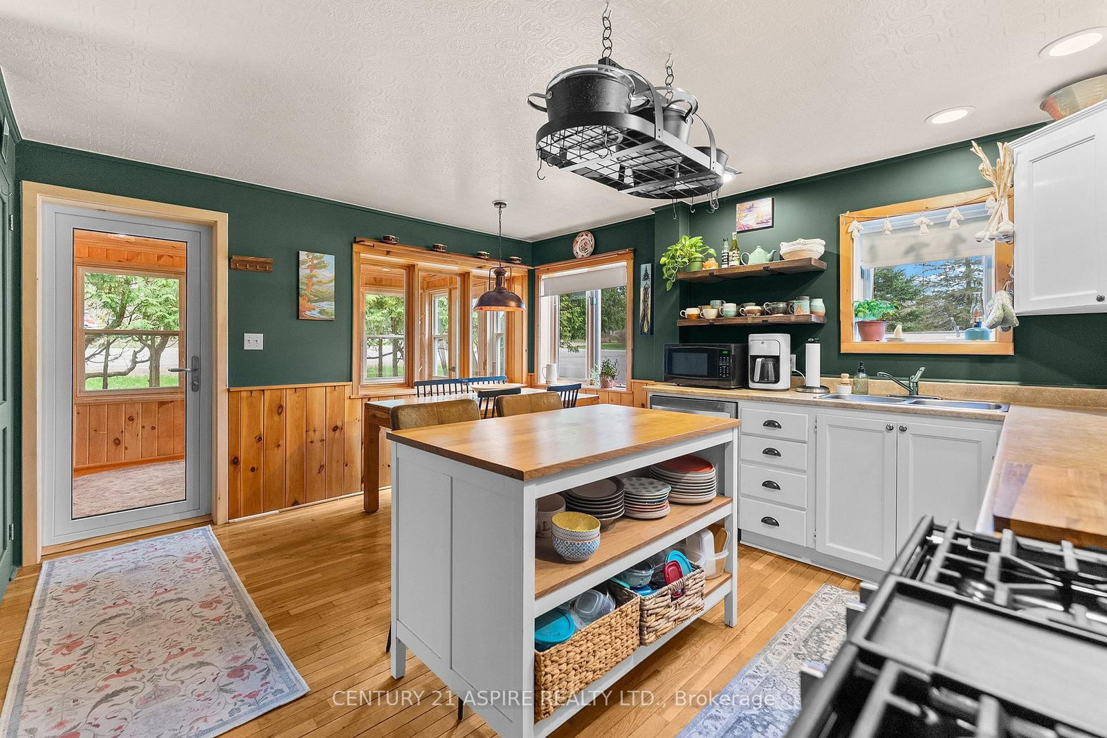 Listing Image 10