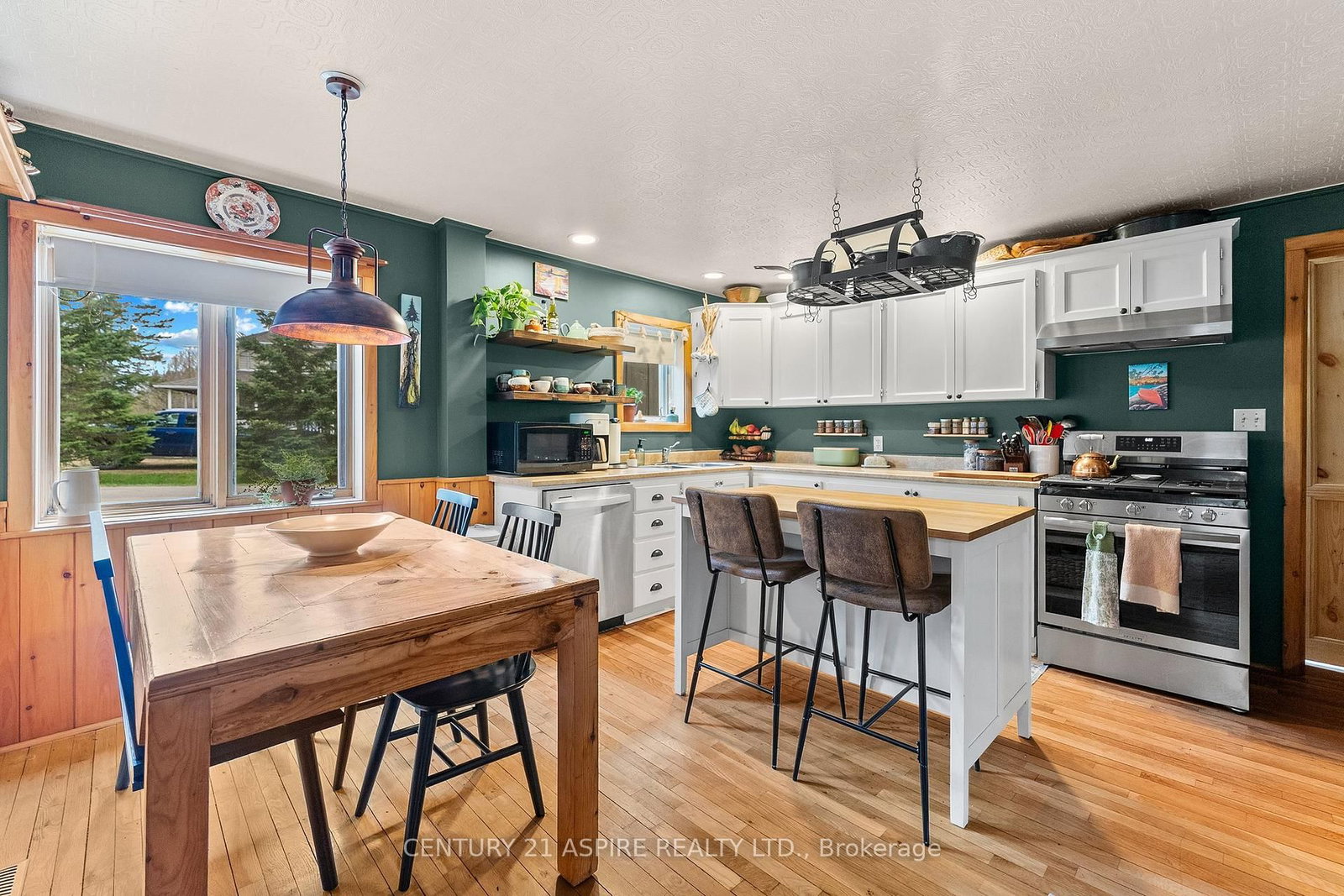 Listing Image 8