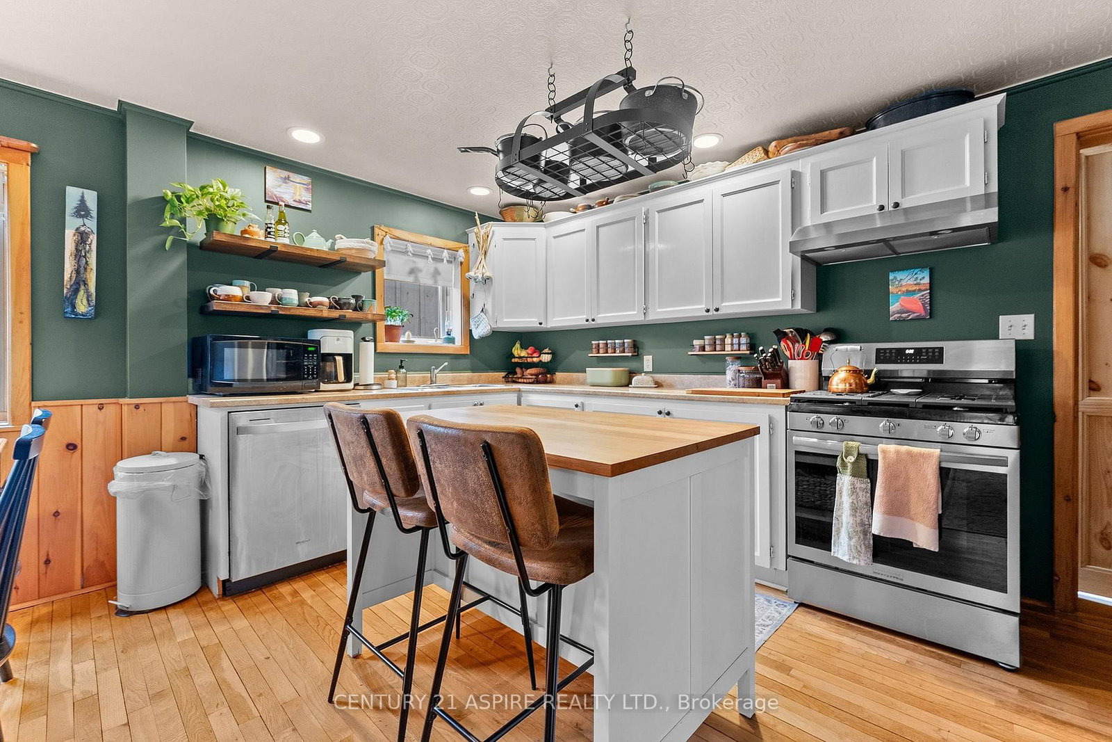 Listing Image 9