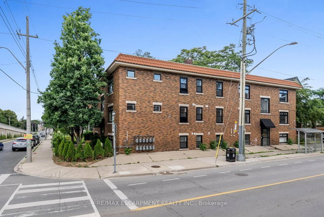 127 Victoria Avenue S