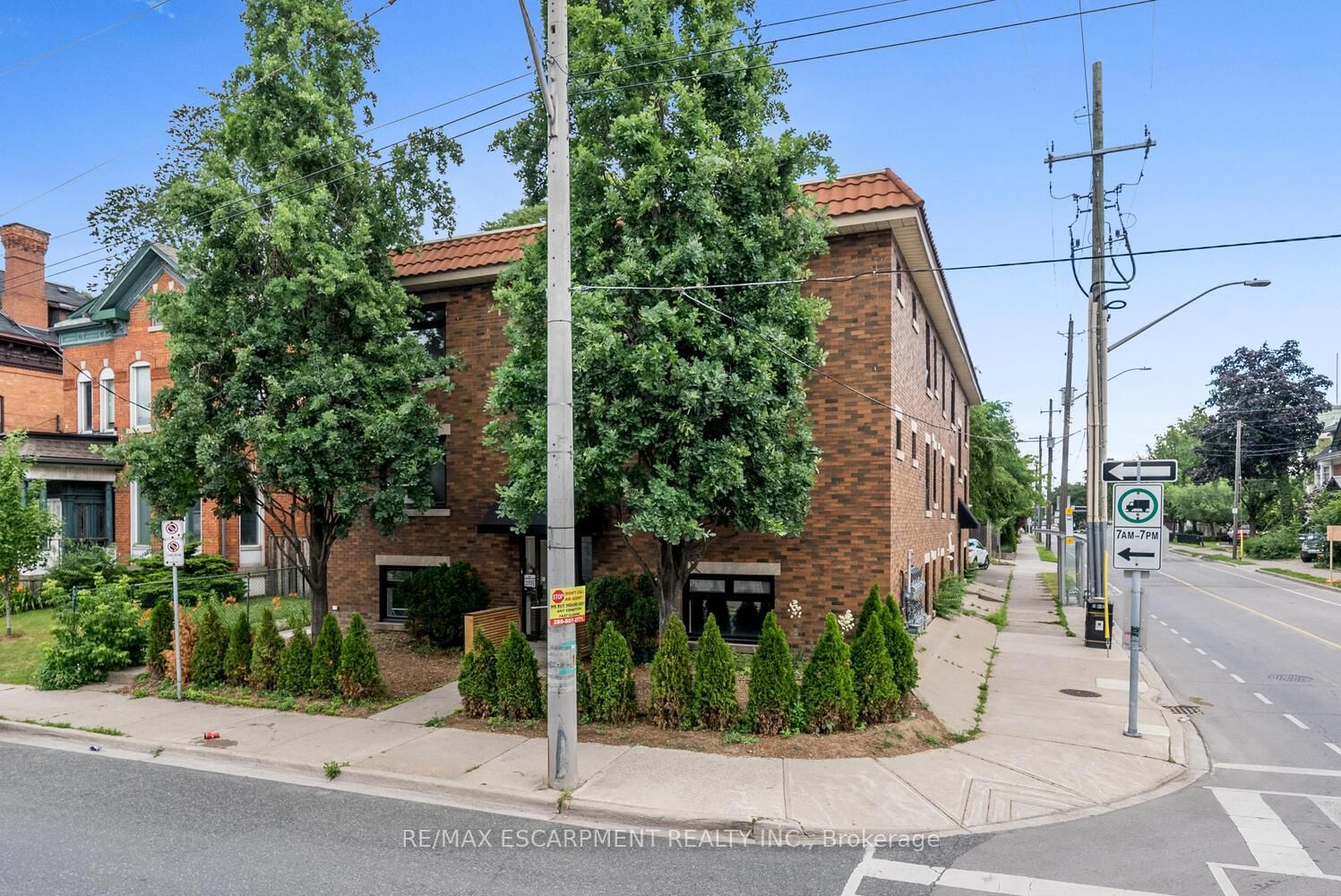 127 Victoria Avenue S