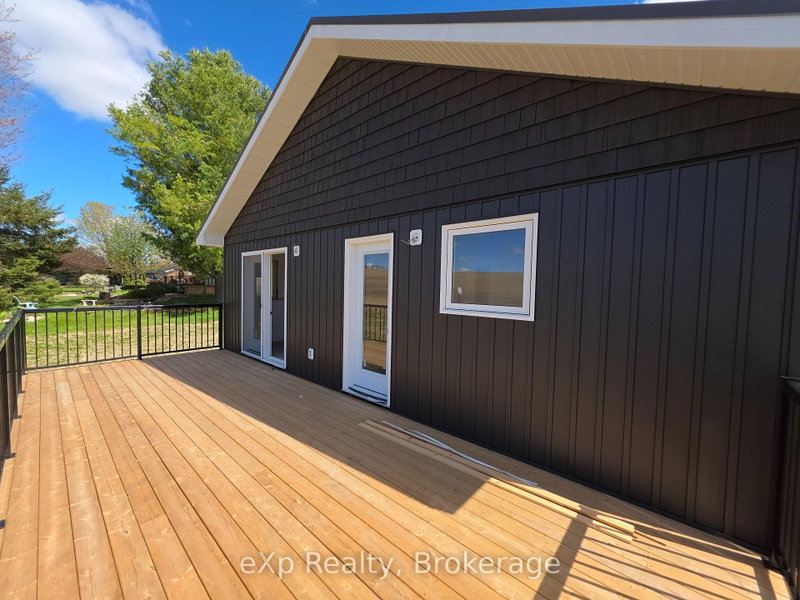 Main Level Unit - 272 12 Concession