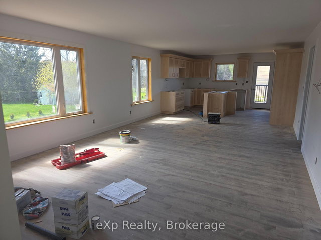 Main Level Unit - 272 12 Concession