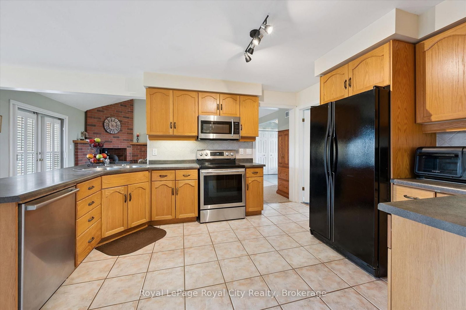 8284 Indian Trail • Guelph/Eramosa, ON photo 14