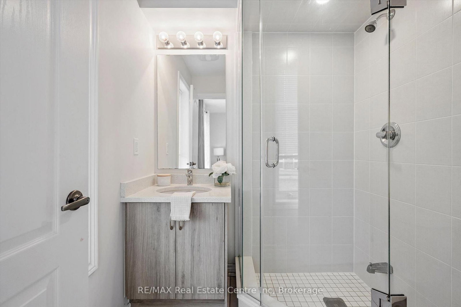 271 LAW Drive • Guelph, ON photo 16