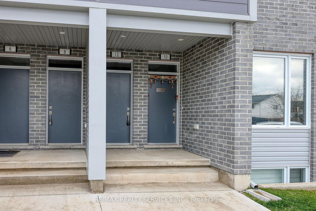 12 - 925 Deveron Crescent