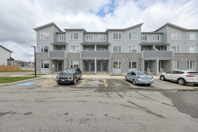 12 - 925 Deveron Crescent
