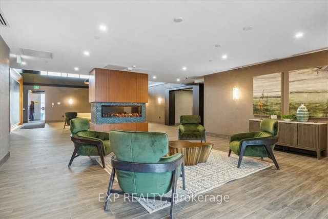 115 - 450 Dundas Street E