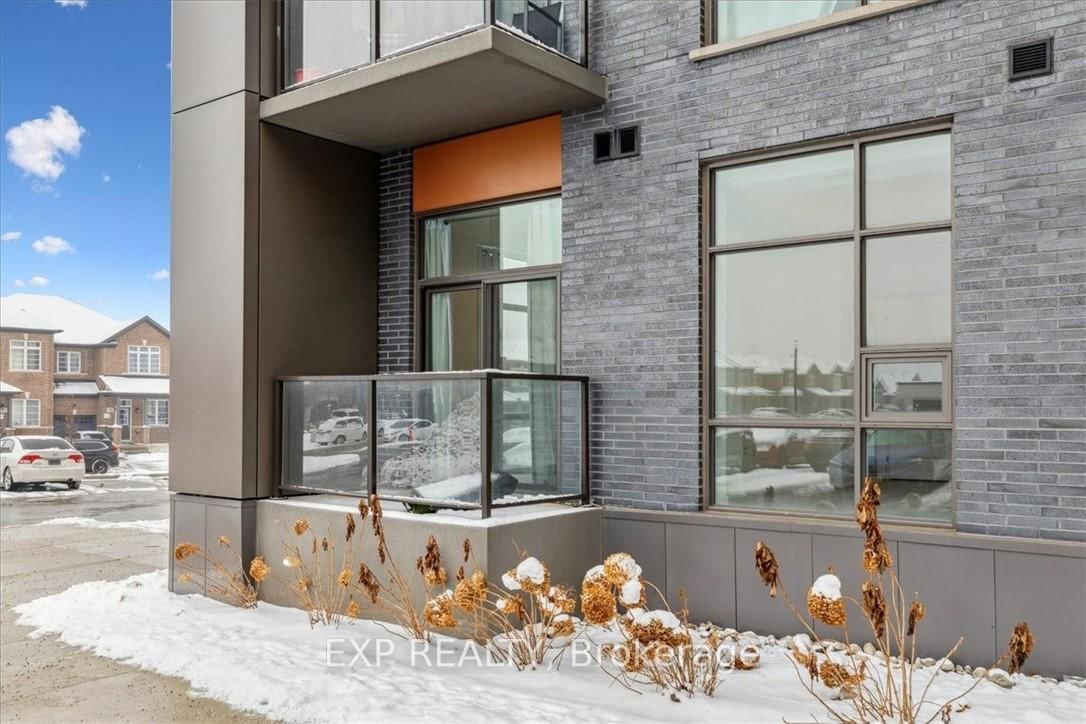 450 Dundas Street E, Unit 115