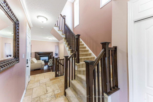 437 Beaumont Crescent