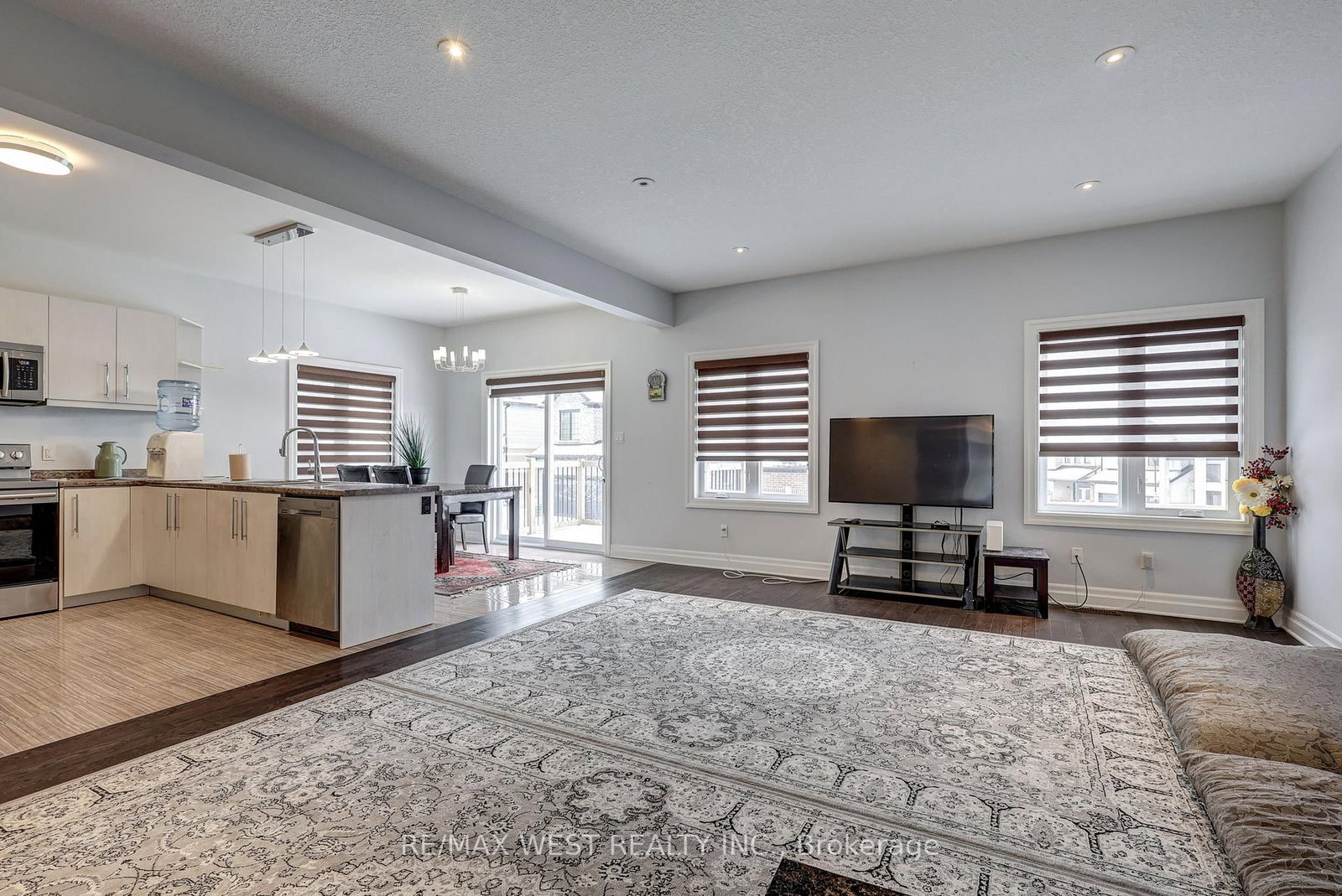 2607 Sheffield Boulevard - Photo 8
