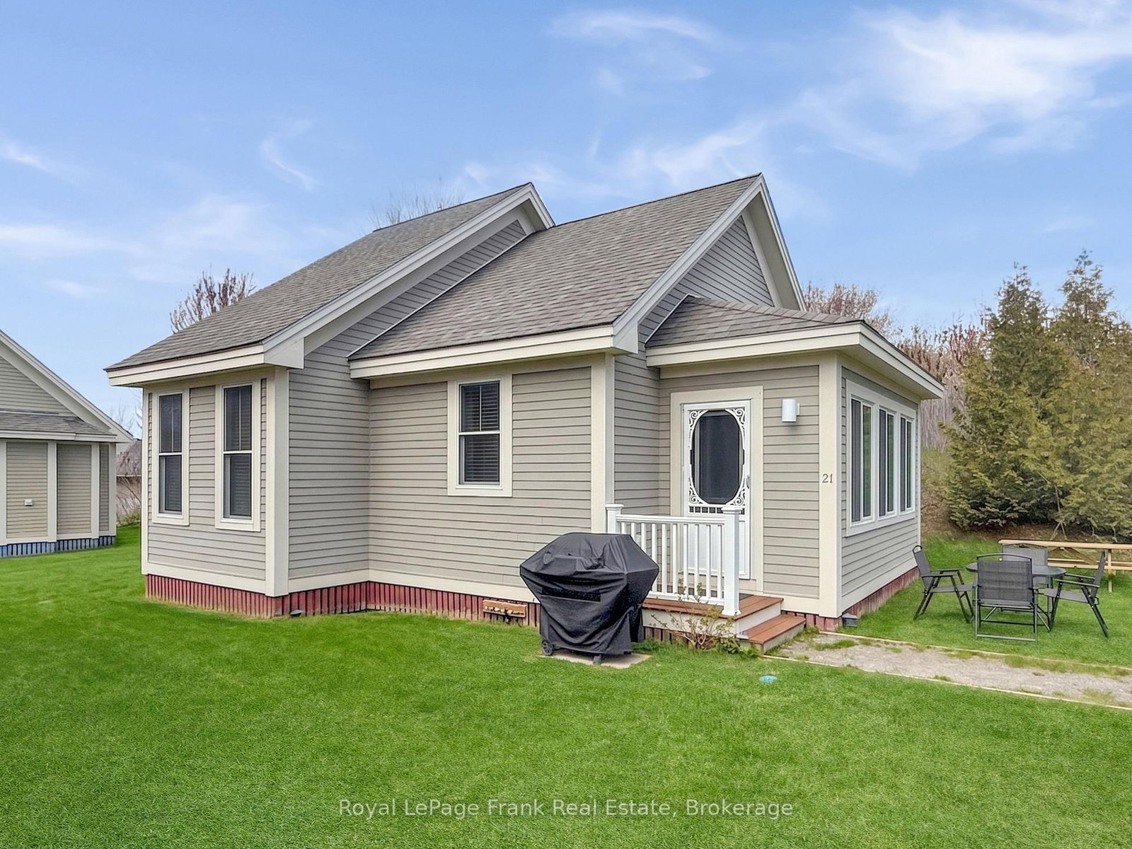26 Meadow View Lane • #13 • Prince Edward County, ON photo 2