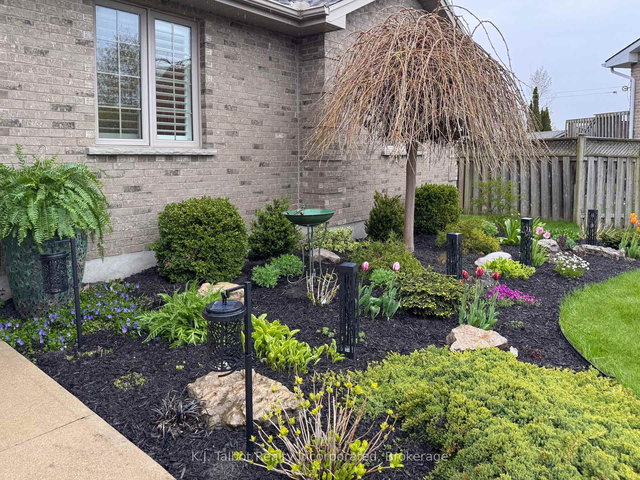 11 Lee Crescent