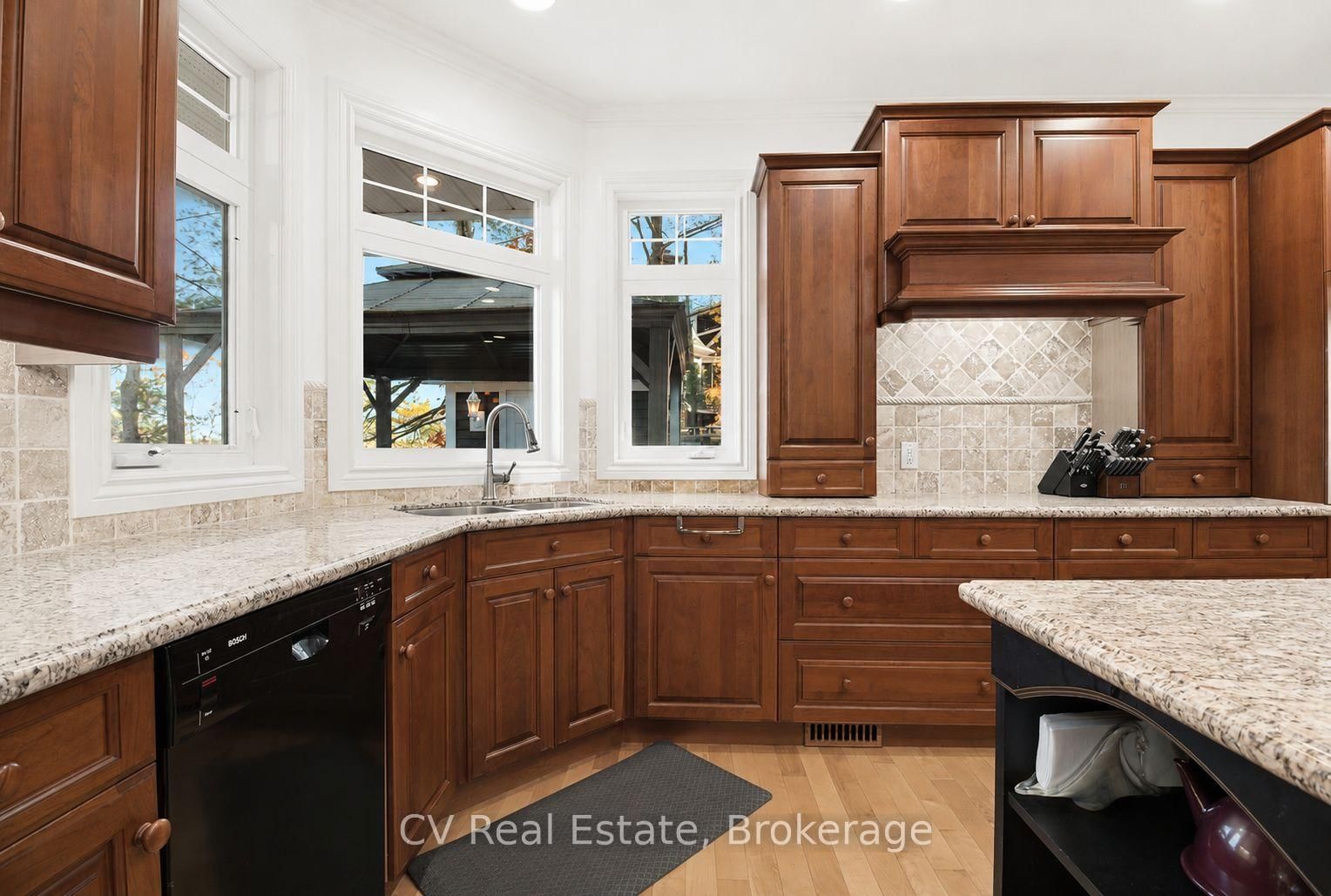 1060 S Sunset Bay Rd • Gravenhurst, ON photo 24